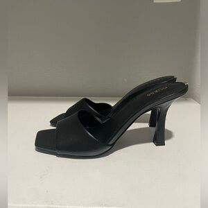 Guess Womens Seldie Square-toe Slip-on Pumps